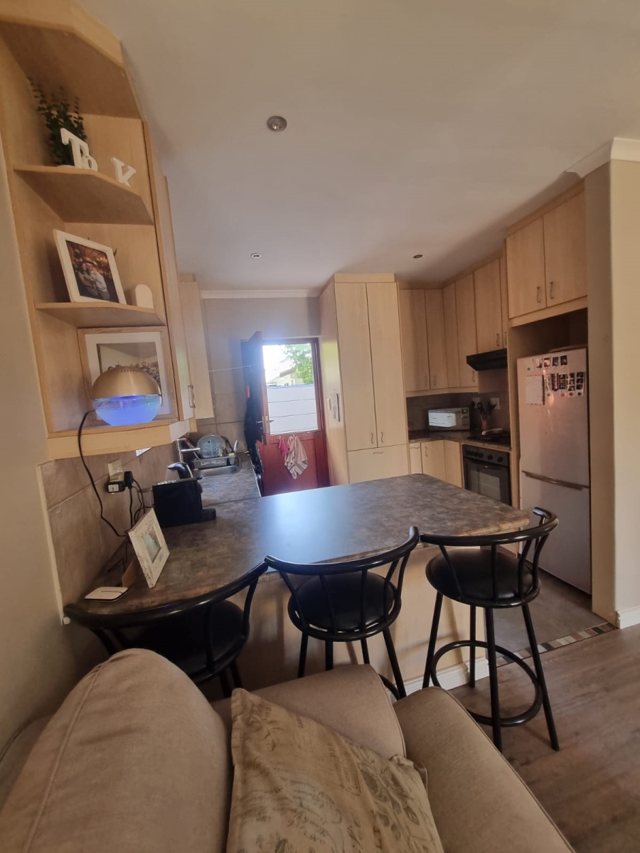 To Let 1 Bedroom Property for Rent in Soneike Western Cape